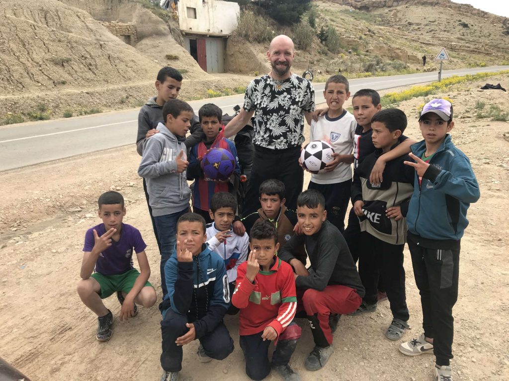 Falk Skeide with some children in Marrakech.